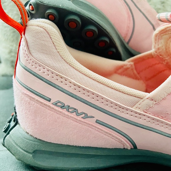 FINAL PRICE MARKDOWN!/DKNY Signature Pink Sneakers/Size 7.5 - Picture 8 of 12
